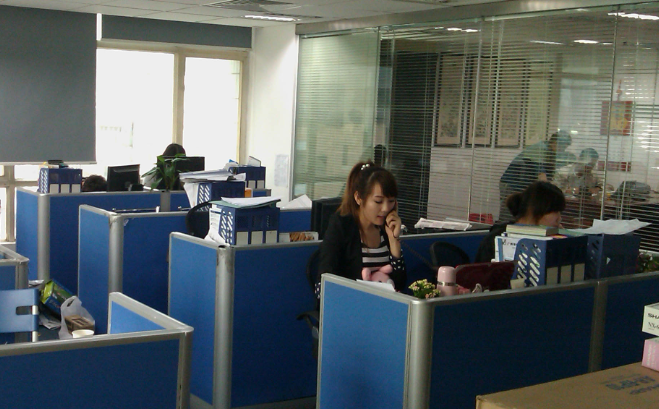商用办公家具与酒店套房家具的协同设计策略分析